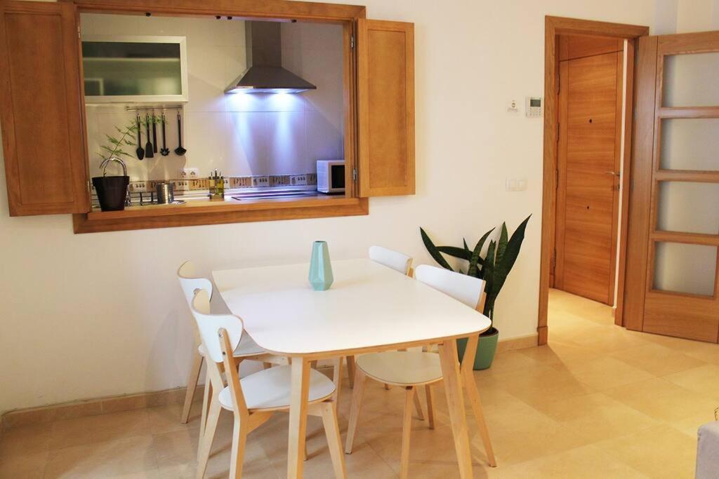 Fancy Apartment In A Historic House, Chiclana City Center By C. Dreams Chiclana de la Frontera Ngoại thất bức ảnh