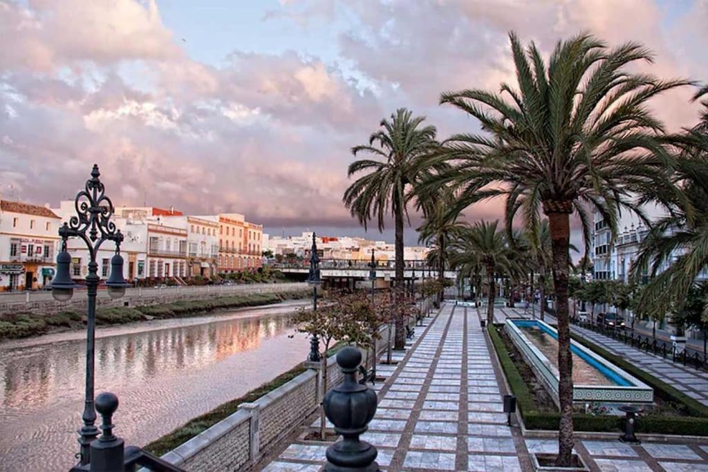 Fancy Apartment In A Historic House, Chiclana City Center By C. Dreams Chiclana de la Frontera Ngoại thất bức ảnh